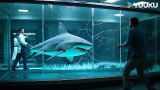 The shark broke through the glass and flooded the laboratory  Land Shark  YOUKU MONSTER MOVIE [upl. by Nepets]